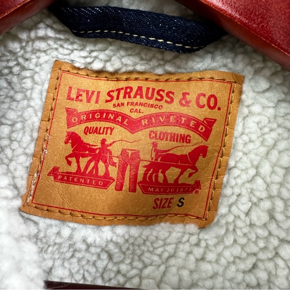 Levi's Denim Men’s Trucker Jacket Sherpa Collared Vintage Look Regular Fit Small - Picture 2 of 12
